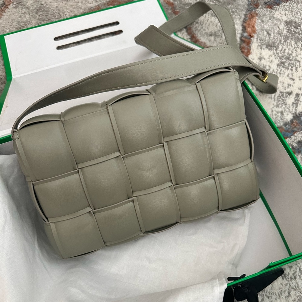 Fashion’s “IT” bag sage color - READ description